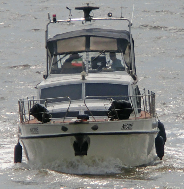 Motoryacht Broom Ocean mit zwei Facet dura lift Diesel Vorförderpumpen