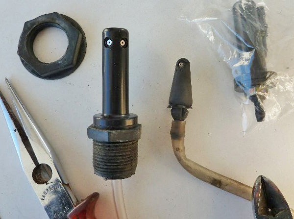 Hymer Wohnmobil B564 Bj. 93, mit einem Umbau der Wischwasserdüsen auf eine lange Zweistrahldüse